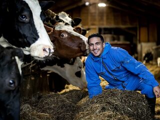 Boer Ayoub (23) maakt droom waar om eigen boerderij te runnen