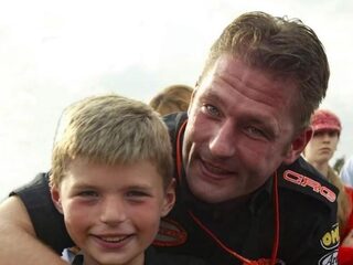 Vader Verstappen: ''Hier hebben we samen honderdduizenden kilometers voor gereden''