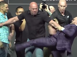 McGregor deelt tijdens verhitte staredown al eerste trap uit aan Piorier