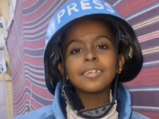 De 9-jarige Lama Abu Jamous is de jongste journalist in Palestina: "Kinderen worden gemarteld"