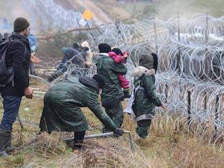 Duizend migranten aan de Poolse grens in Wit-Rusland: wat is er aan de hand?