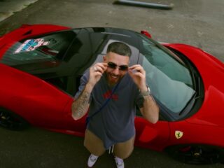 Murda behaalt 1 miljard views op YouTube: "Het is niet erg om soms onzeker te zijn"