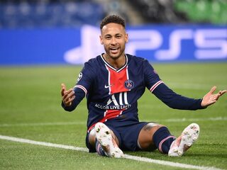 Neymar krijgt 4,5 miljoen per jaar om te lachen naar fans