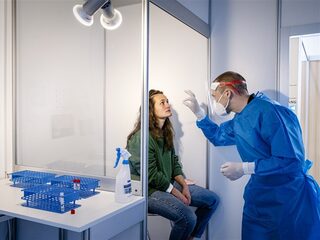Vanaf vandaag niet meer naar de GGD na positieve zelftest