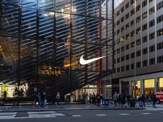 'Nike begint dit weekend met het ontslaan van ongevaccineerde medewerkers'