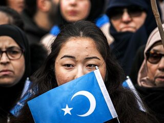 Gelekte foto's uit 'heropvoedingskampen' Oeigoeren tonen Chinese onderdrukking