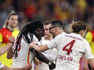 Omar Elabdellaoui van Galatasaray maakt na 11 oogoperaties rentree op voetbalveld