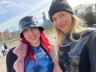 Esluna en Sheena over hun werk: "Mannen betalen ons om op ze te spugen"