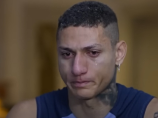 Voetballer Richarlison barst in tranen uit door depressie: "Ik wilde niet meer leven"