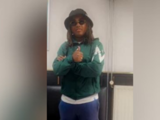 Moeder op Lijnbaan neergestoken jongen (22) schrijft hartverscheurend bericht: "Het is niet eerlijk"