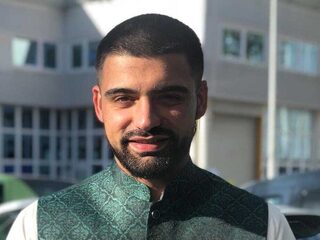 De invloed van taal op je identiteit: "Ik pluk er nu de vruchten van"