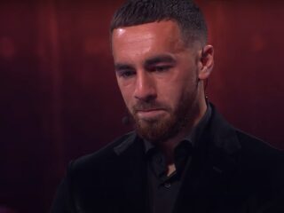 Emotionele Orkun Kökçü neemt prijs Speler van het Jaar in ontvangst: "Het ging niet goed met me"