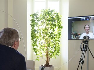 Chinese tennisster Peng Shuai in videogesprek over haar situatie: "Ik ben veilig"