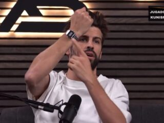 Piqué reageert op disstrack Shakira door in Twingo te rijden en Casio te dragen
