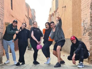 In 'Poldermocro's' gaan Marokkaans-Nederlandse jongeren op zoek naar hun identiteit