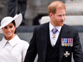 Prins Harry over moeder Diana: "Ik gebruikte drugs om haar verlies te verwerken"