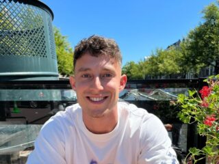 Rady (25) verdient naast zijn fulltime baan geld met TikTok-filmpjes maken