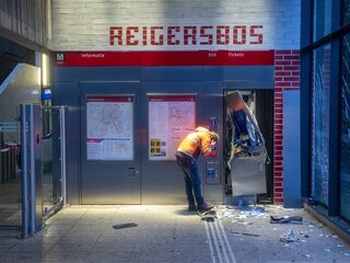 Kaartjesautomaat opgeblazen bij metrostation Reigersbos