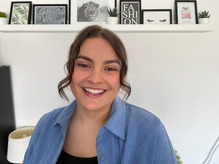 Sabrine (19): "Van de zoektocht naar een goede bh kan je onzeker worden"