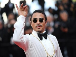 Zoon (21) steelt €55.800 van familiebedrijf om prostituees en Salt Bae te bezoeken in Dubai