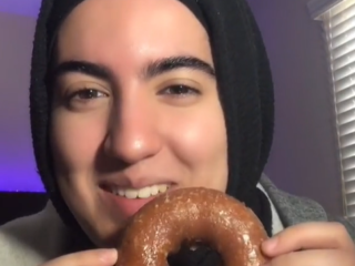 Hoe de 18-jarige Sara mensen met een eetstoornis helpt via TikTok