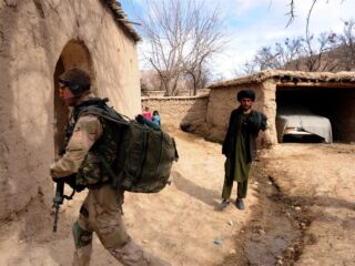 Nederland moet Afghanen schadevergoeding betalen na onrechtmatig bombardement