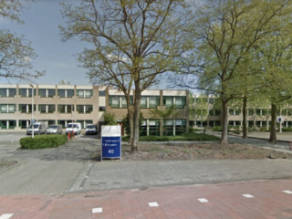 Docent in Rotterdam ondergedoken vanwege bedreiging na tonen spotprent jihadist