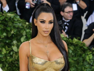 Twaalf verdachten aangeklaagd voor overval op Kim Kardashian in Parijs