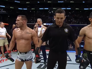 Michael Chandler verslaat Tony Ferguson met heftige knock-out
