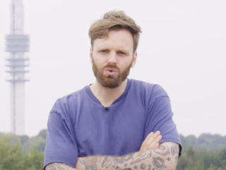 'BOOS' vraagt zich af wie er liegt in nieuwe uitzending over 'The Voice'-schandaal