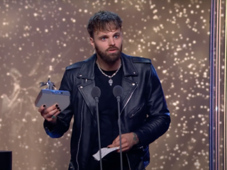 Tim Hofman en programma 'BOOS' in de prijzen bij Televizier-Ring Gala