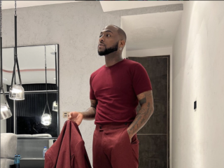 Driejarig zoontje van Davido verdronken; politie ondervraagt personeel