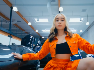 Lil Tay over haar vader: "Hij doet er alles aan om te voorkomen dat ik zijn gewelddadigheid blootleg"