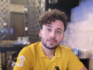 Syrische vluchteling Tarek vertelt verhaal in docu: “Ik was eenzaam en depressief”