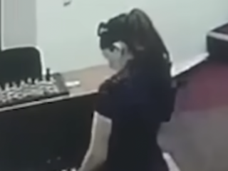 Bizar: Russische schaakster probeert tegenstander schaakmat te zetten door haar te vergiftigen