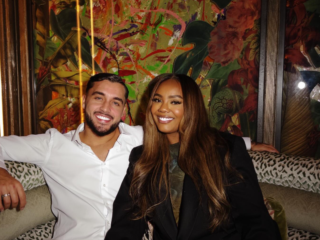 Vonneke en Davinio delen geheimen tijdens TikTok-challenge: "Deze auto heeft een GPS"