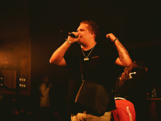 Esko brengt ode aan Bigidagoe tijdens concert: "Moeilijkste wat ik ooit deed"