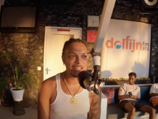 Ronnie Flex over Roxy Dekker: "Was op mijn achttiende niet zo gevorderd als zij"