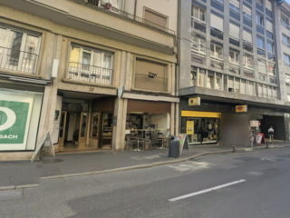 Zestienjarige jongen overlijdt tussen deur na inbraak in broodjeszaak