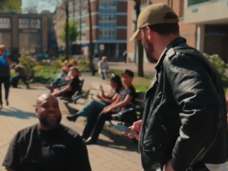 Tim Hofman pakt Burna Boy-organisator aan in nieuwe 'BOOS'-aflevering