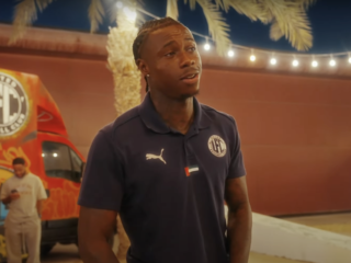 Quincy Promes verwelkomt YouTubers in Dubai en onthult: “Rusland is mijn thuis”