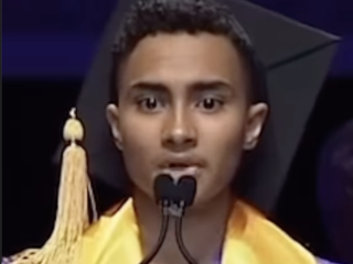 Universiteit pakt student diploma af na speech over genocide in Gaza