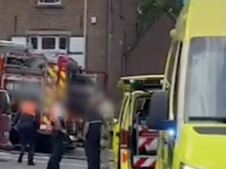 Moeder (46) en dochter (6) dood in verbrande woning, politie onderzoekt moord