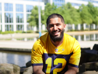 Duitse influencer koopt luxe auto's en Rolexen van opbrengsten voor Palestina