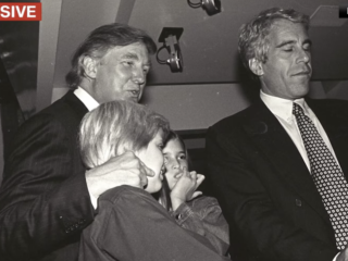 CNN toont foto van Jeffrey Epstein bij bruiloft van Donald Trump