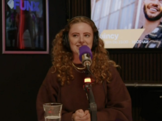 Danielle (25) wil enorme studieschuld binnen twee jaar aflossen: "Eerste zes weken al 7k"