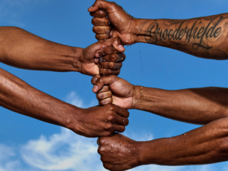 Broederliefde de DiXte met 'Allerlaatste Kus'