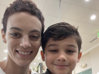 31-jarige artiest ligt op sterven en gaat door TikTok viraal met laatste track voor haar zoon