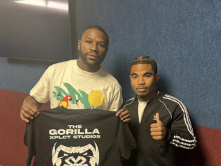 Nederlands bokstalent schittert onder vleugels van Mayweather: Jursly Vargas breidt KO-record uit