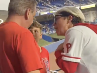 Viral Karen eist bal af van kind tijdens honkbalwedstrijd en het internet gaat los